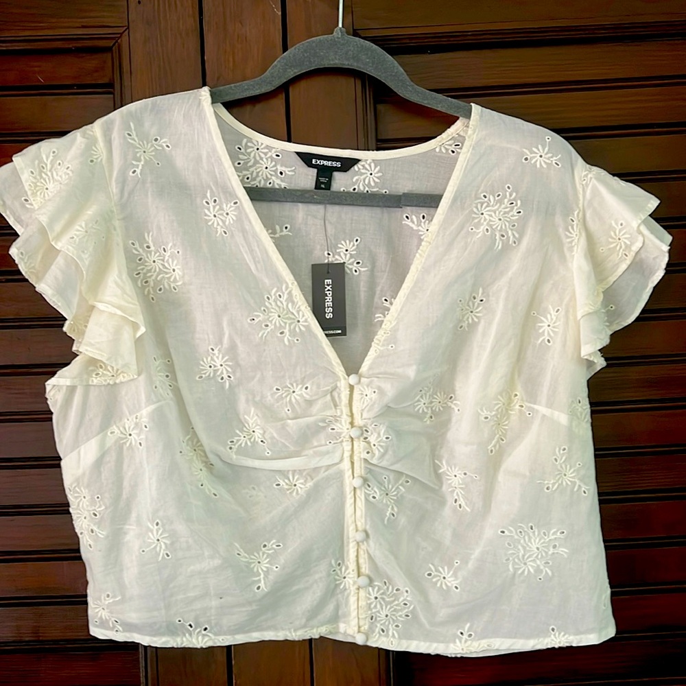 cream express cropped top. NWT 100% cotton.